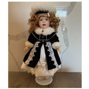 Brass Key Victorian Rose Collection Genuine Porcelain Doll Special Edition 1997